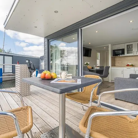 Marina Martinshafen *