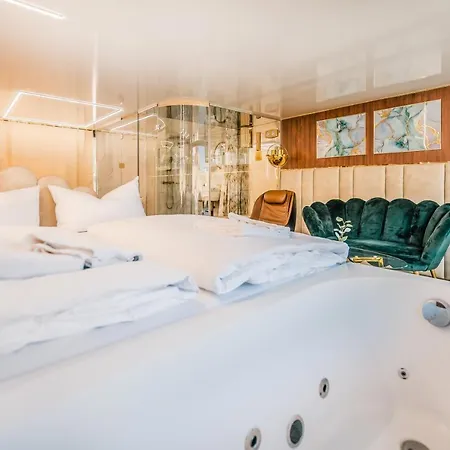 Marina Martinshafen 호텔